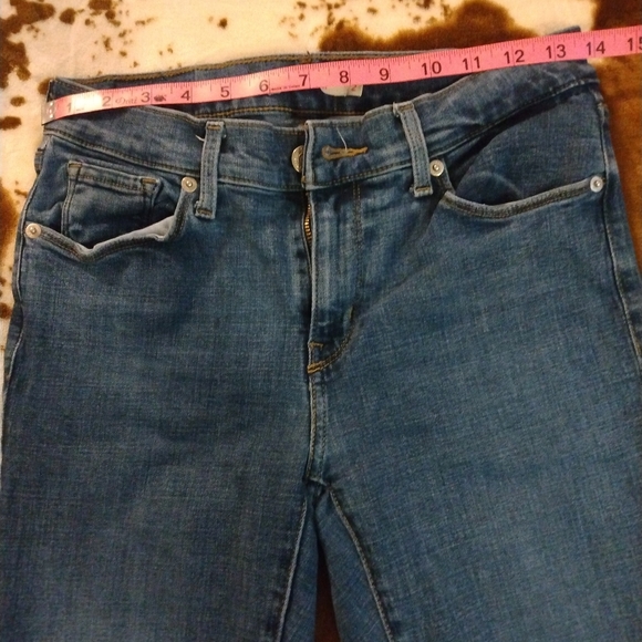 Women's Levi's Mid Rise Boot Cut Jeans - Picture 8 of 8